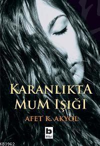 Karanlıkta Mum Işığı