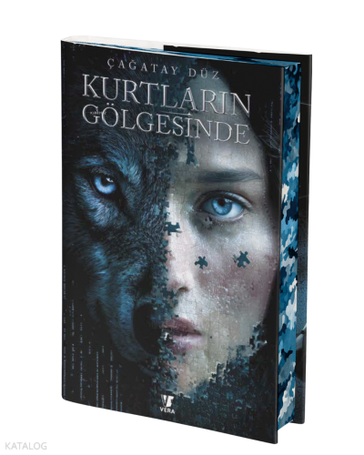 Kurtların Gölgesinde (Ciltli)